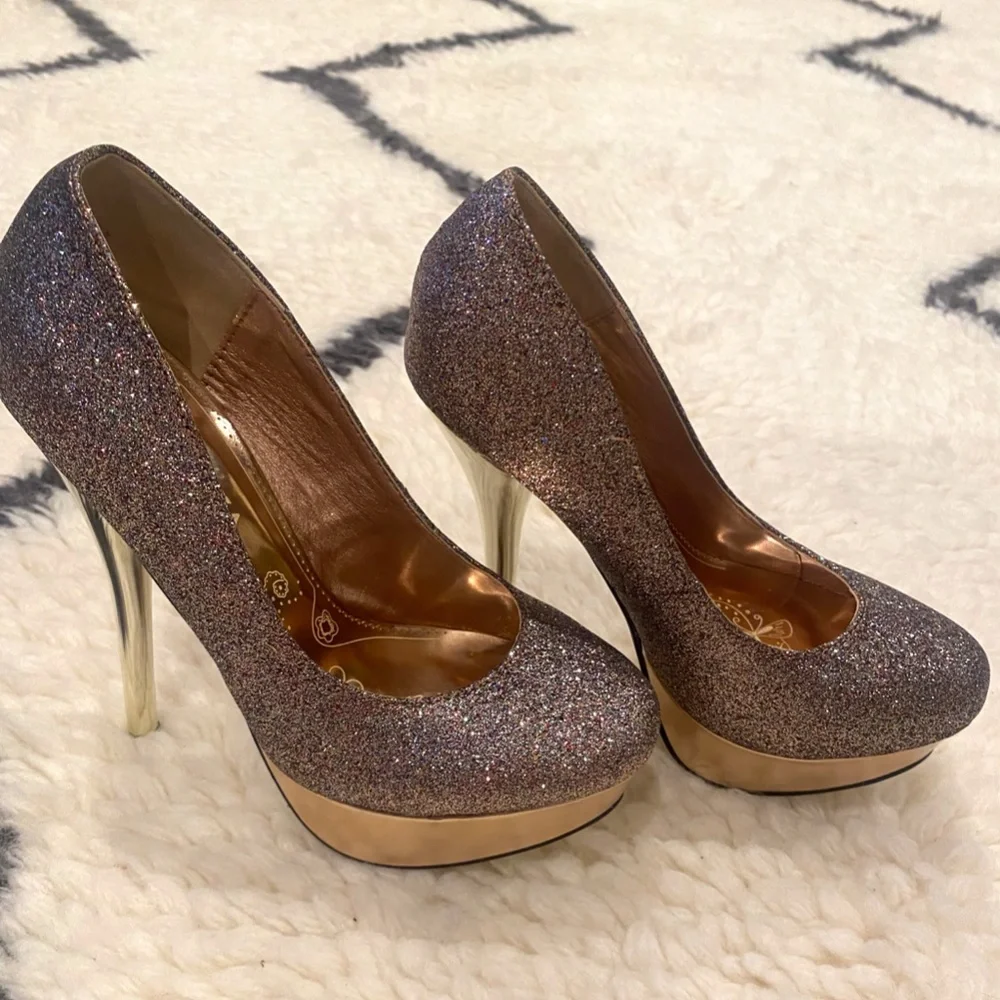 Womens Rose Gold Glitter Pump - Picture 4 of 10